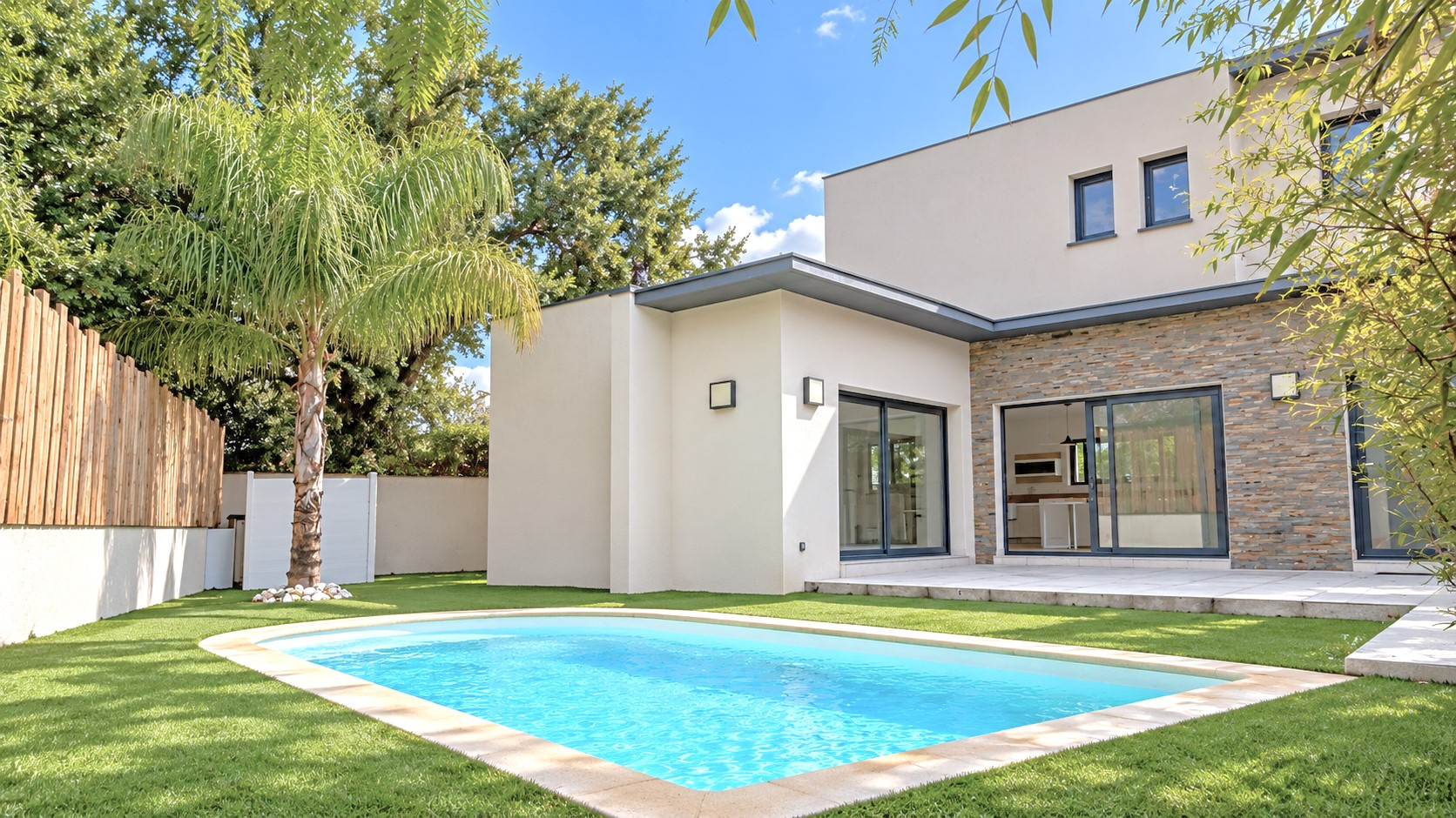 UNE VILLA CONTEMPORAINE AVEC PISCINE, EN 4 FACES, A PERPIGNAN SUD
