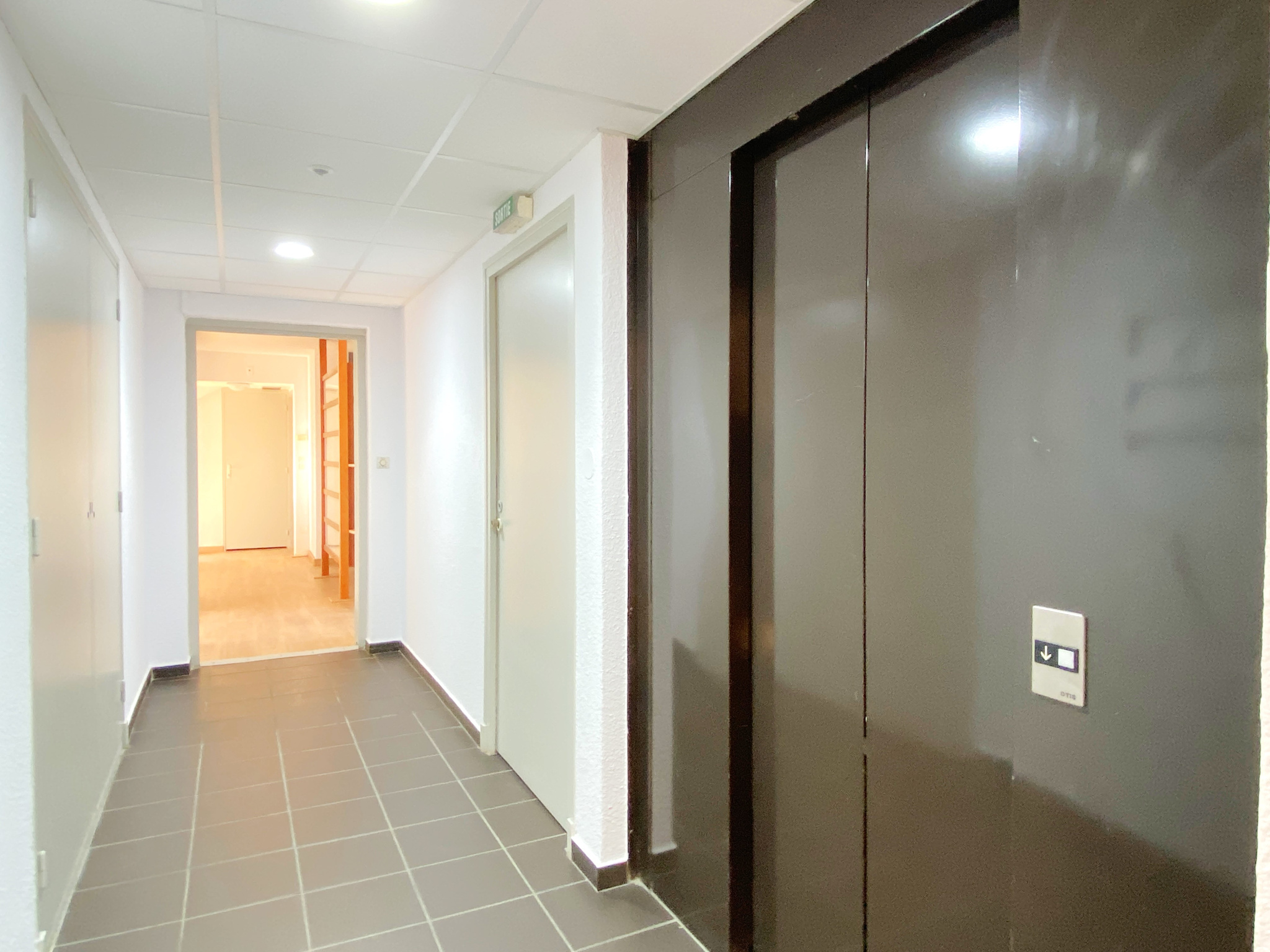 BUREAUX TOUT NEUF DANS UN IMMEUBLE D'AFFAIRES, A PERPIGNAN