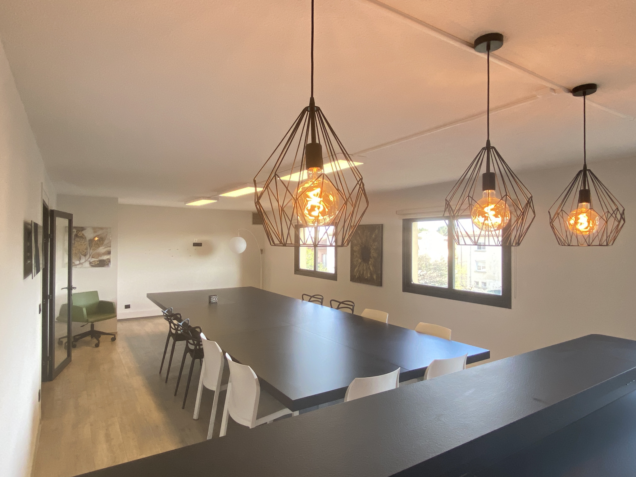 UN ENSEMBLE DE BUREAUX AMENAGES, NEUF, A PERPIGNAN