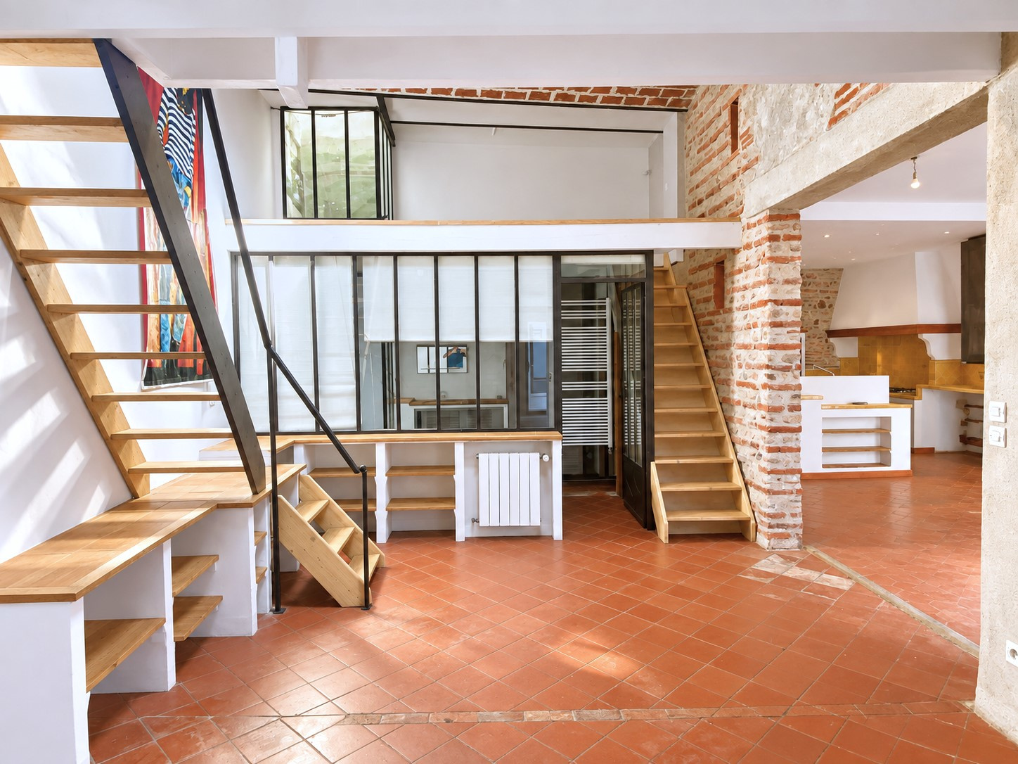 UN APPARTEMENT ESPRIT LOFT, EN DUPLEX, AVEC DU CARACTERE, AU CENTRE DE PERPIGNAN
