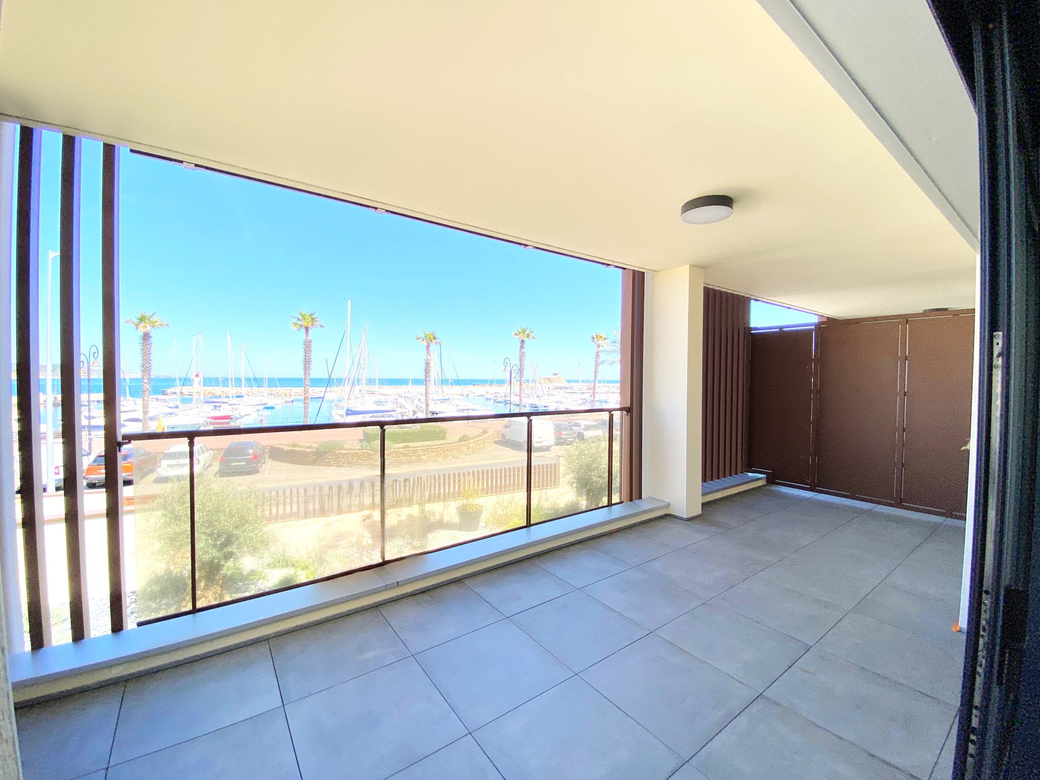 UN APPARTEMENT AVEC TERRASSE ET VUE MER, A BANYULS SUR MER