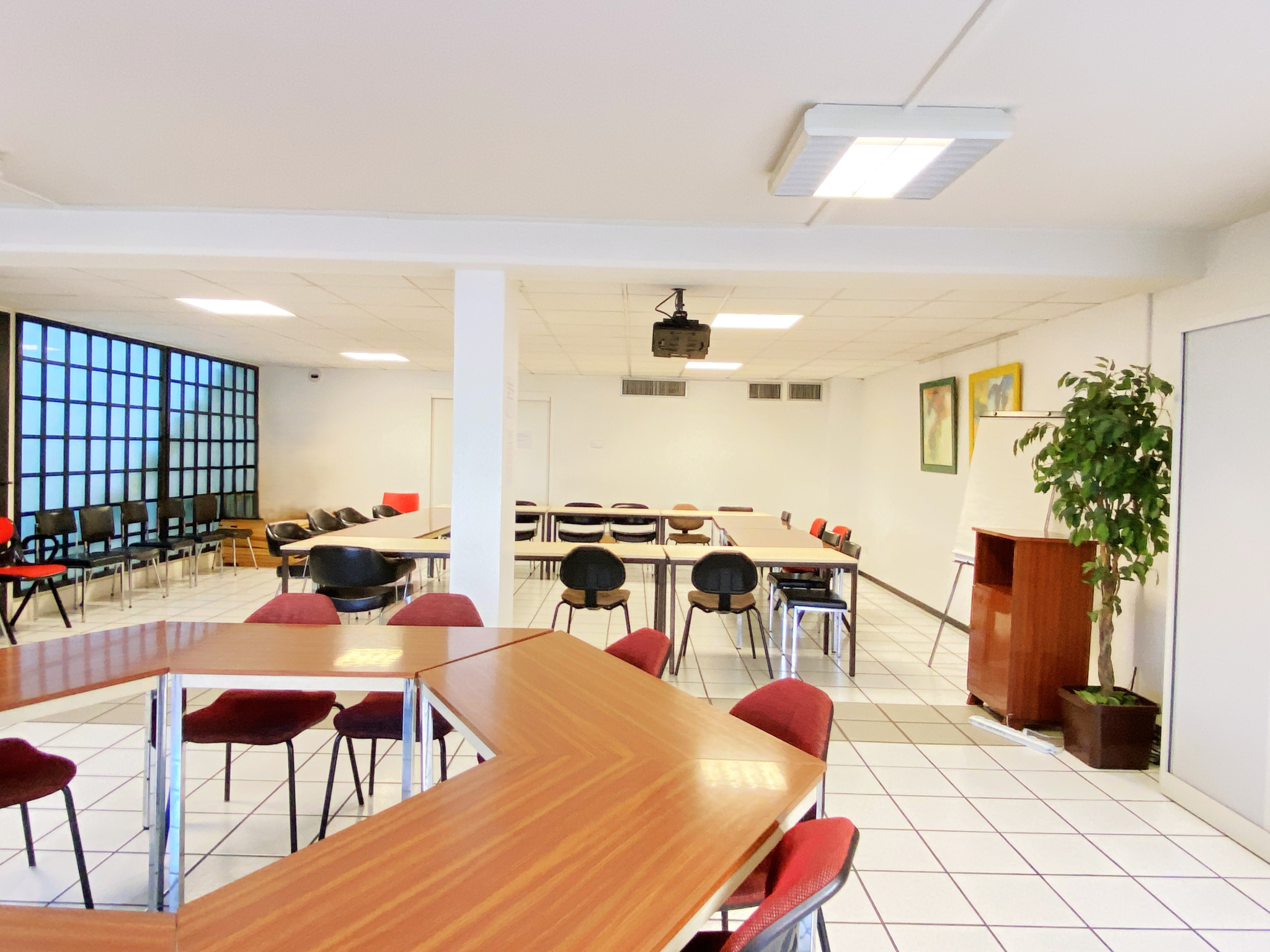 UN PLATEAU DE BUREAUX DE 290M2, EN RDC, A PERPIGNAN SUD
